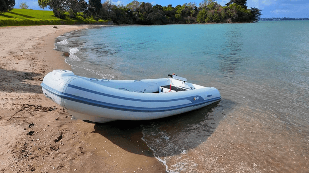 Stock photo (eboatdatabase.com)